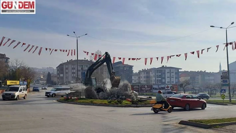 Alt yapının çözümünü kavşaklarda arıyoruz