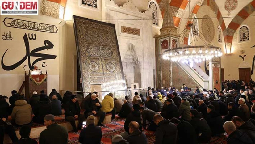 Berat Kandilinde Edirneliler camilere akın etti