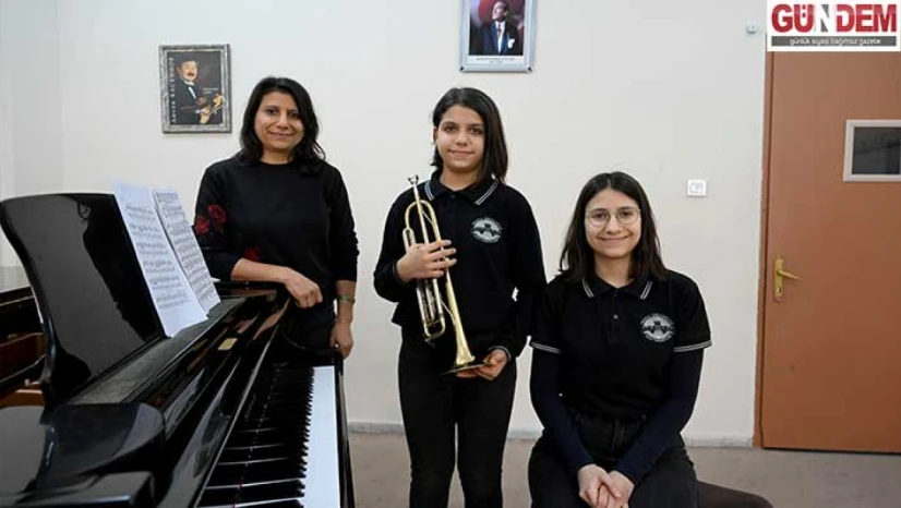 Depremzede kardeşler hayata müzikle tutundu