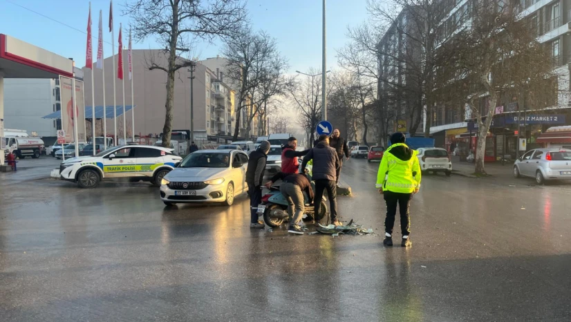 Edirne'de motosiklet ile otomobil çarpıştı: 1 yaralı