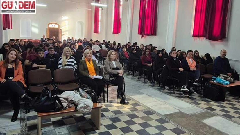 Gençler dijital şiddete karşı bilinçlendirildi