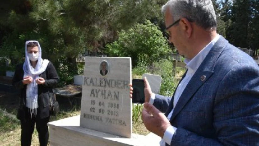Görüntülü mezarlık ziyareti