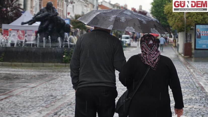Kısa süreli sağanak hayatı olumsuz etkidi