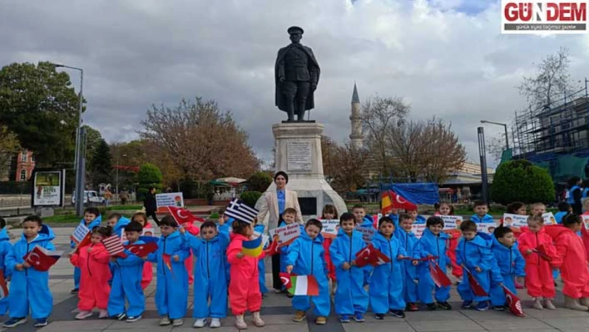 Miniklerden Çocuk Hakları Günü kutlaması