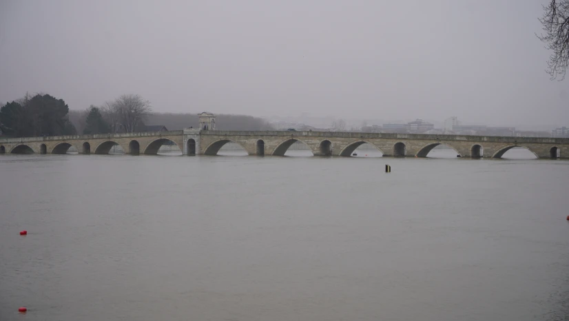 Nehirlerin debisi arttı, Edirnelilerin yüzü güldü