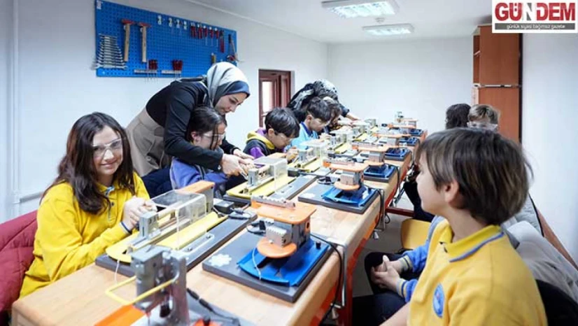 Öğrenciler 'Kütüphanelerdeyiz' etkinliğiyle bilgilerini beceriye dönüştürüyor