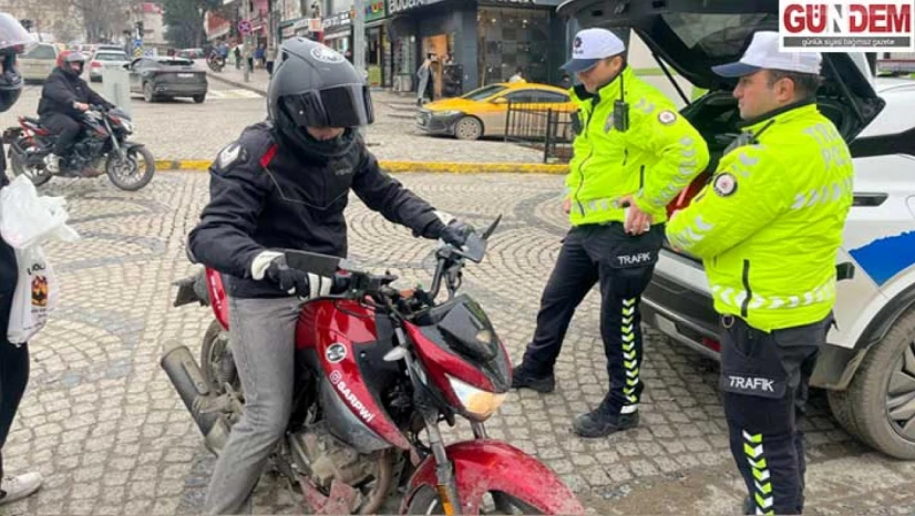 Trafik ekiplerinden motosiklet sürücülerine sıkı denetim