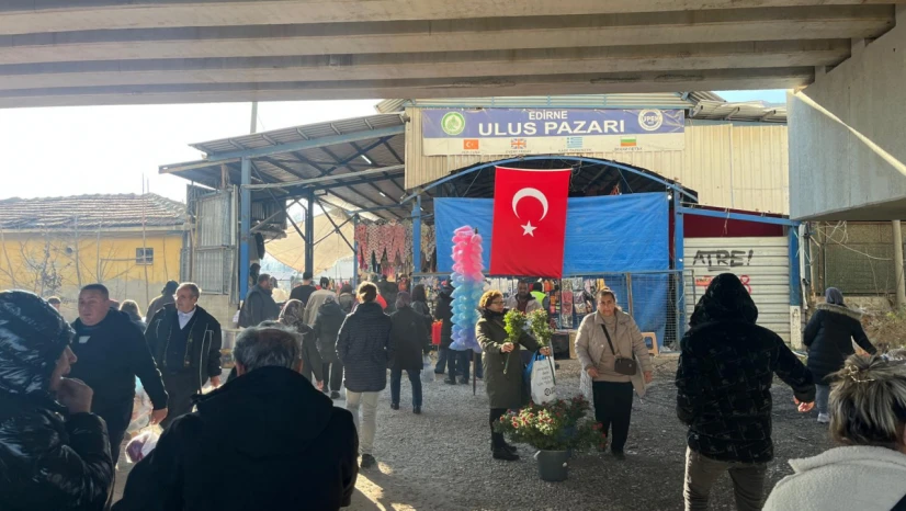 Yıl sonu alışverişi Cuma Pazarı'nda yoğunluk oluşturdu