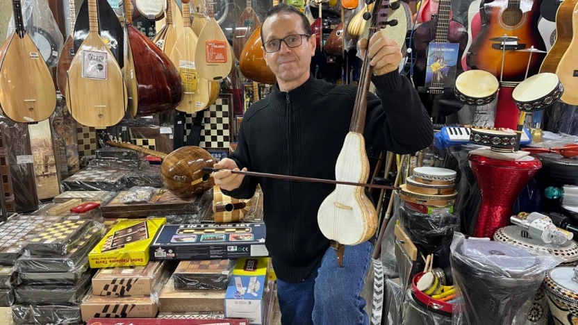 47 yıllık esnaf 'Tar Kemane' yapıp satıyor