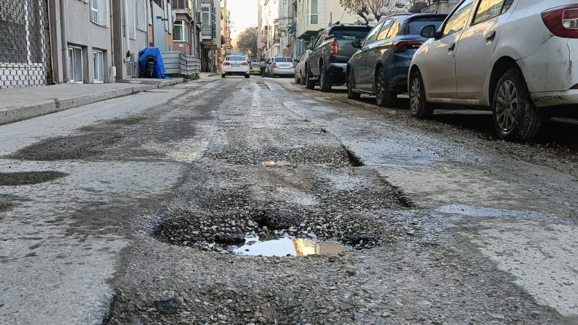 Altyapı da, eleştiri de bitmedi: Kaleiçi'nde zor süreç...