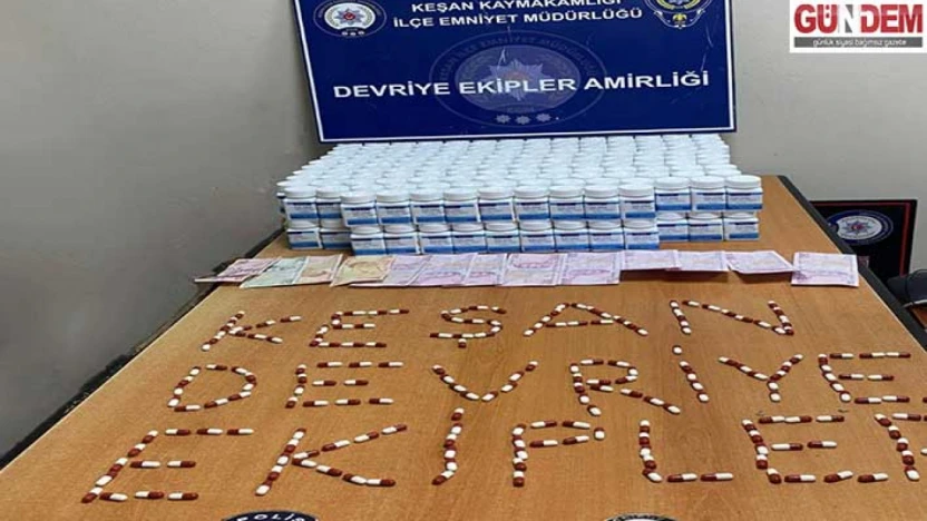 Bir araçta, 16 bin 744 uyuşturucu hap ele geçirildi