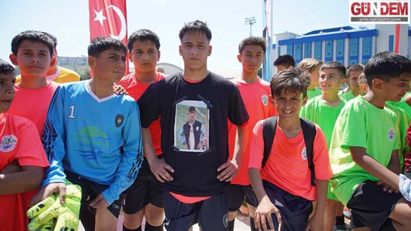 Ege'ye arkadaşlarından anlamlı jest