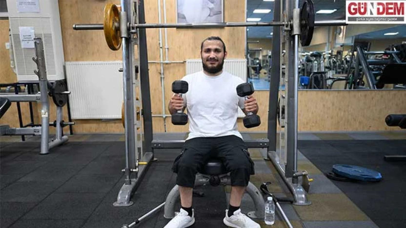 Engelleri azmiyle aşan Hazar beden eğitimi öğretmeni oldu
