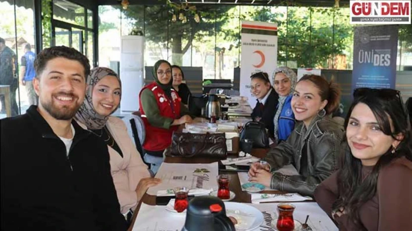 Genç Kızılay eğitimleri sürüyor