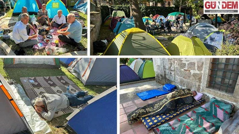 Güreş sevdası için cami avlusunda konaklıyorlar