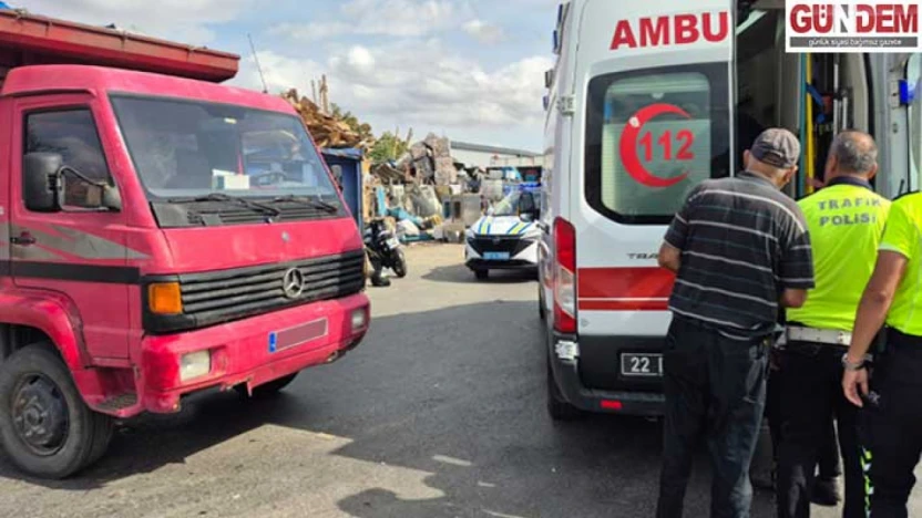 Kamyonet ile çarpışan motosikletin sürücüsü yaralandı