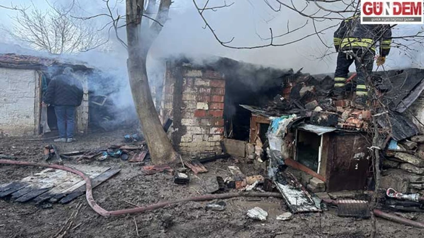 Kömürlükte çıkan yangın söndürüldü