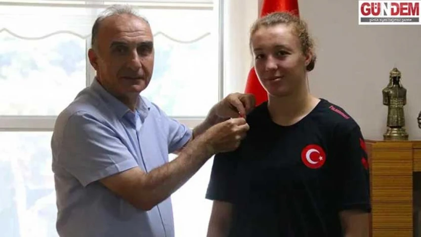 Milli Güreşçi Eylem Engin'den büyük başarı