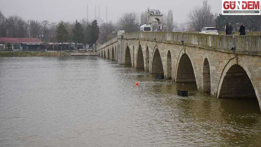 Nehirlerde yükseliş, barajda turuncu alarm