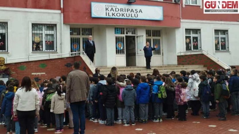 Öğrenciler, ara tatil sonrası okullarına koştu