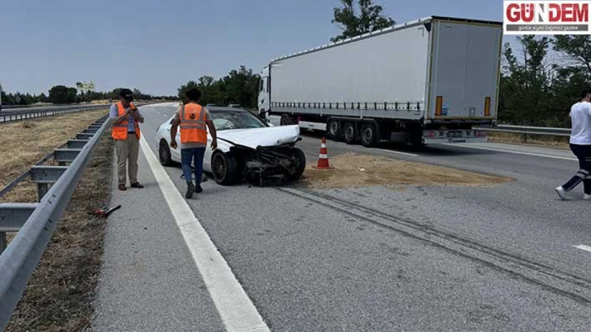 Otomobil ile SUV araç çarpıştı, 2 kişi yaralandı