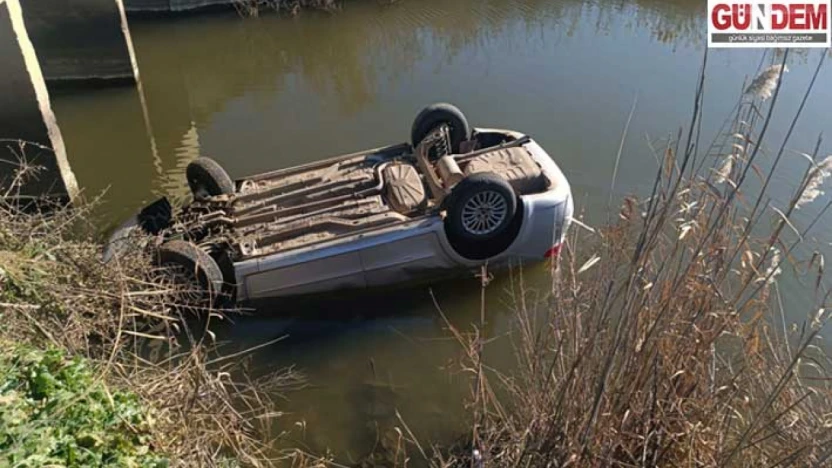 Sulama kanalına devrilen otomobilin sürücüsü hayatını kaybetti