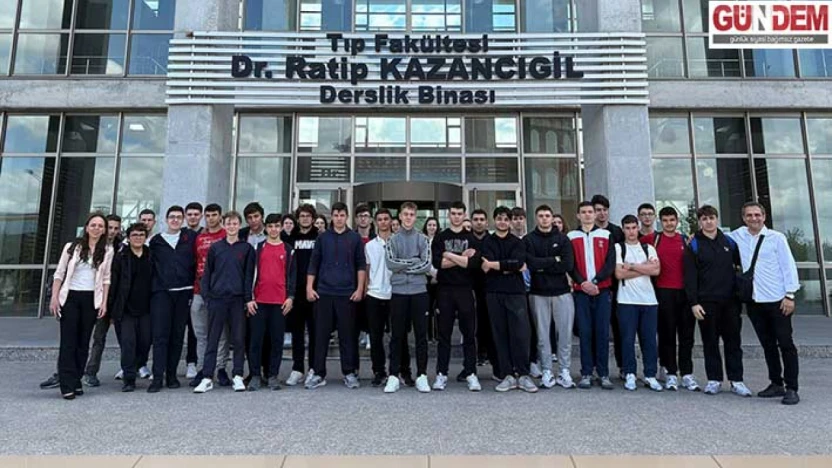 TED'li öğrenciler tıp eğitimi hakkında bilgi aldı