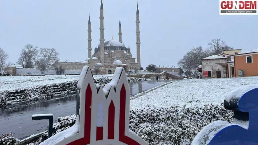 Trakya'da kar yağışı etkili oluyor