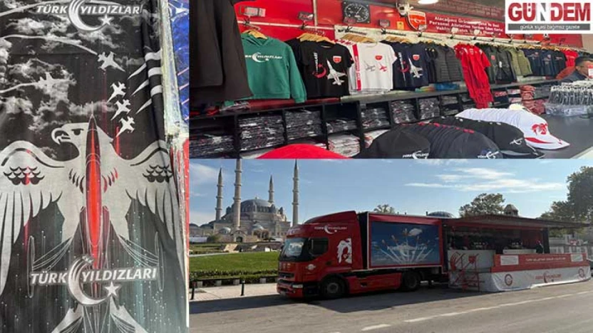 Türk Yıldızları'nın tanıtım tırı Selimiye Meydanı'nda