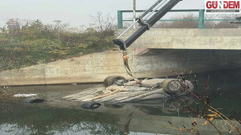 Üyüklütatar köyünde otomobil dereye uçtu