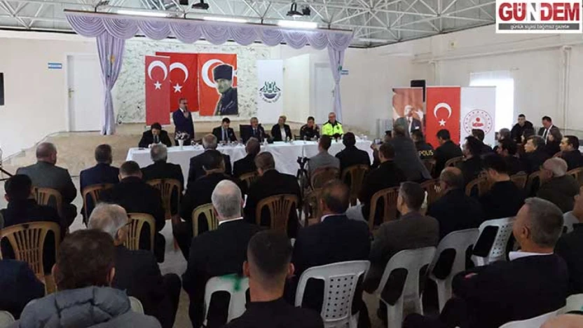 Vali Sezer Hasköy'de muhtarlarla bir araya geldi