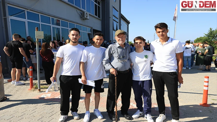 YKS'nin 81 yaşındaki 'en yaşlı' adayı bu yıl 8. kez üniversite sınavına girdi