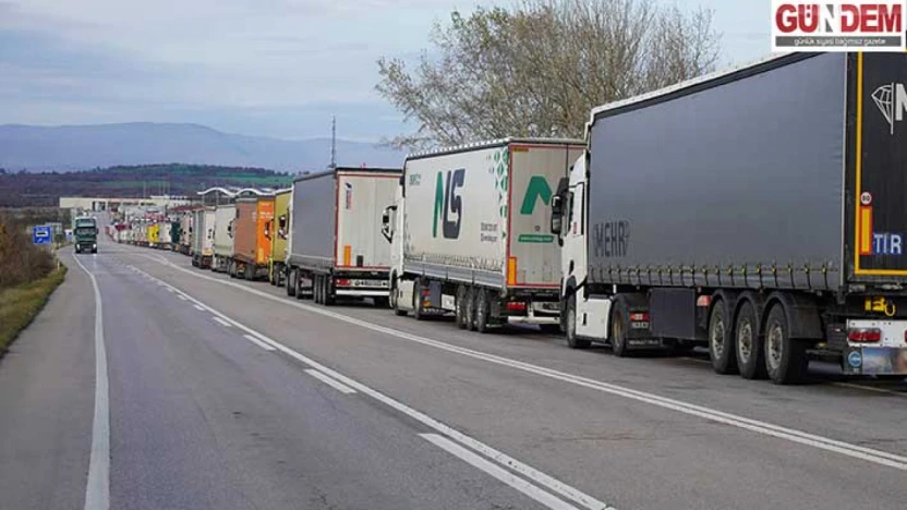 Yunanistan'daki çiftçi protestoları sınır kapılarında tır yoğunluğunu artırdı