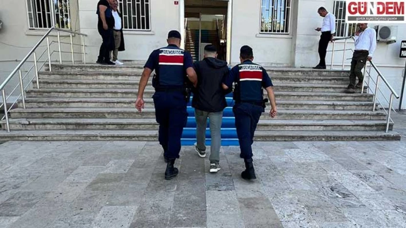 Yurt dışına kaçmaya çalışırken yakalanan 2 kişiden biri tutuklandı