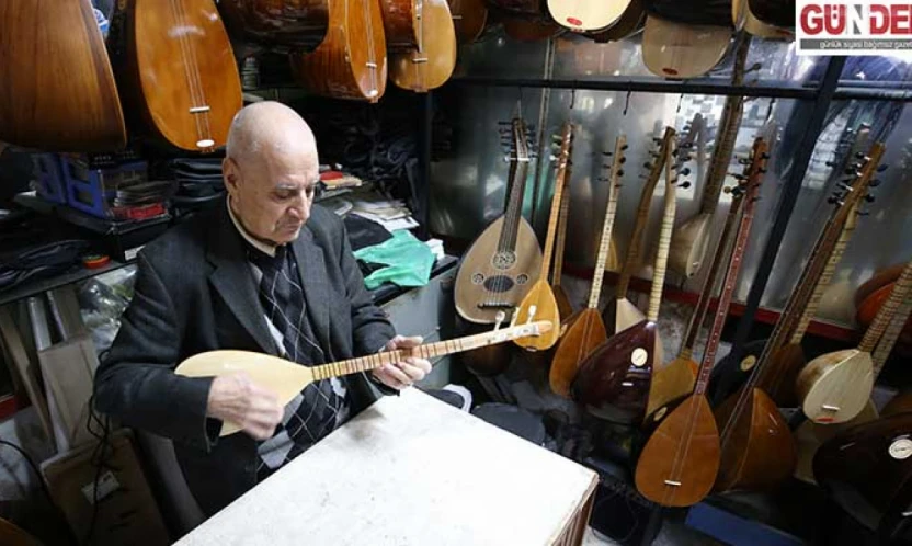 66 yıldır sazla yaşayan ustanın müzikle dolu ömrü
