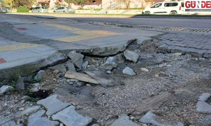 Açılan çukur bir aydır kapatılmayı bekliyor