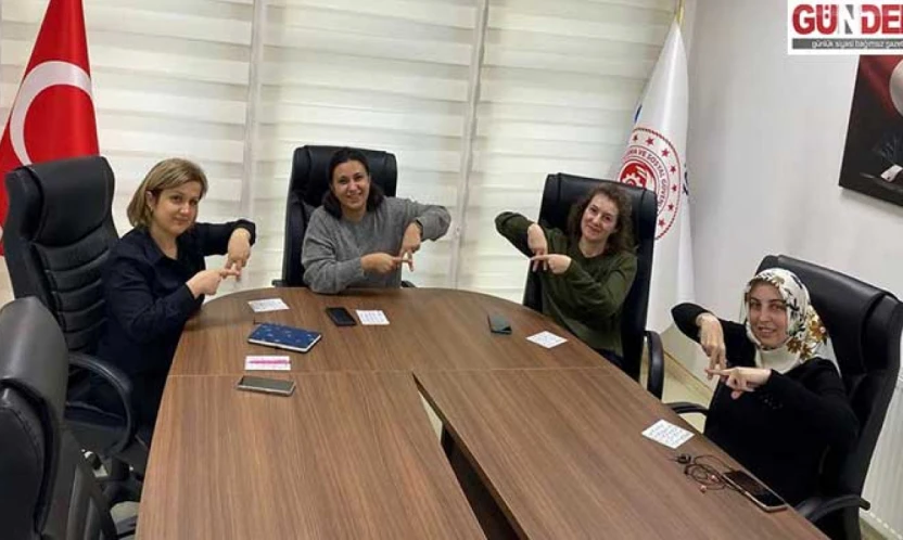 Aile yılı kapsamında işitme engellilerle iletişim eğitimi düzenlendi