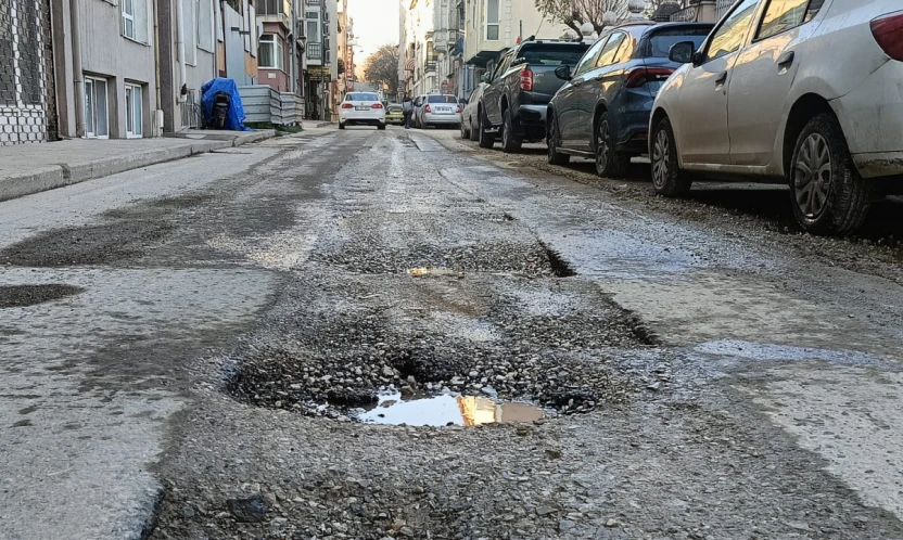 Altyapı da, eleştiri de bitmedi: Kaleiçi'nde zor süreç...