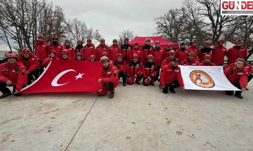 Arama kurtarma ekiplerinden ortak kamp