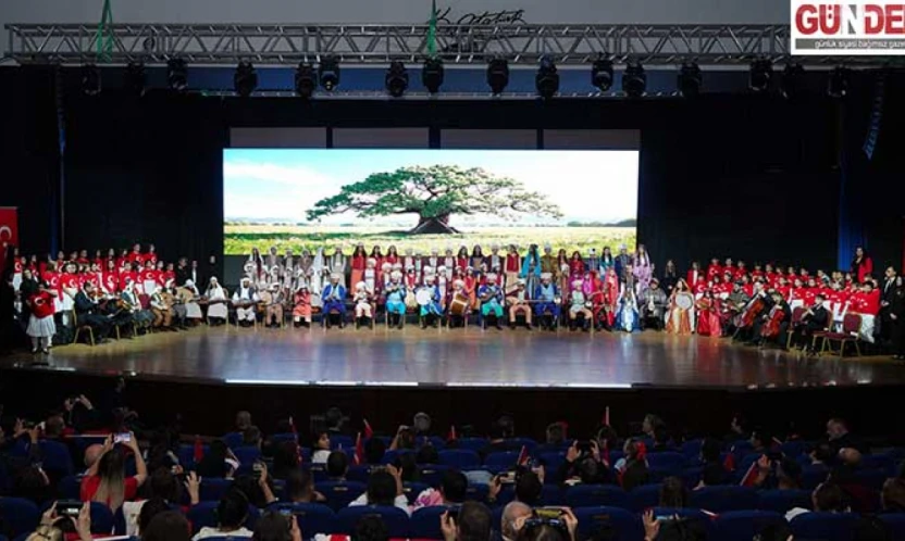 Bakan Tekin ve Göktaş, Cumhuriyet temalı yarışmanın ödüllerini verdi