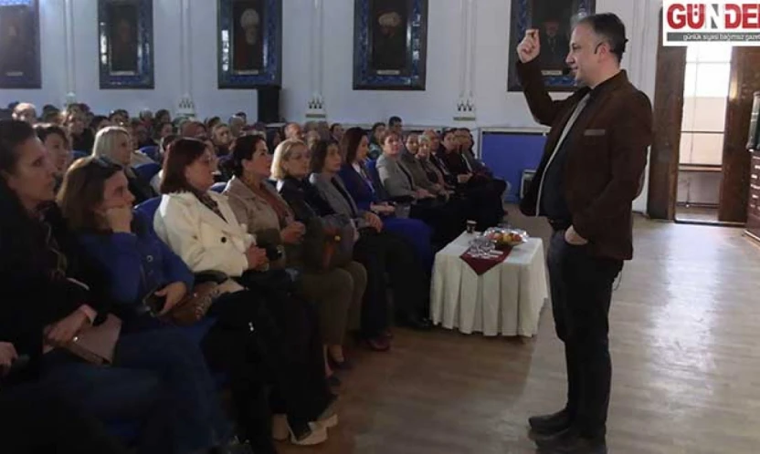 'Çocuklar ekranla değil, ilgiyle büyümeli'