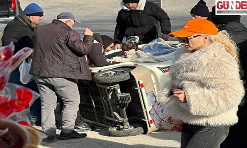 Dengesini kaybeden elektrikli bisiklet devrildi