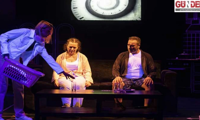 Devlet Tiyatrosu'nda 'Muallak' oyunu sahnelenecek