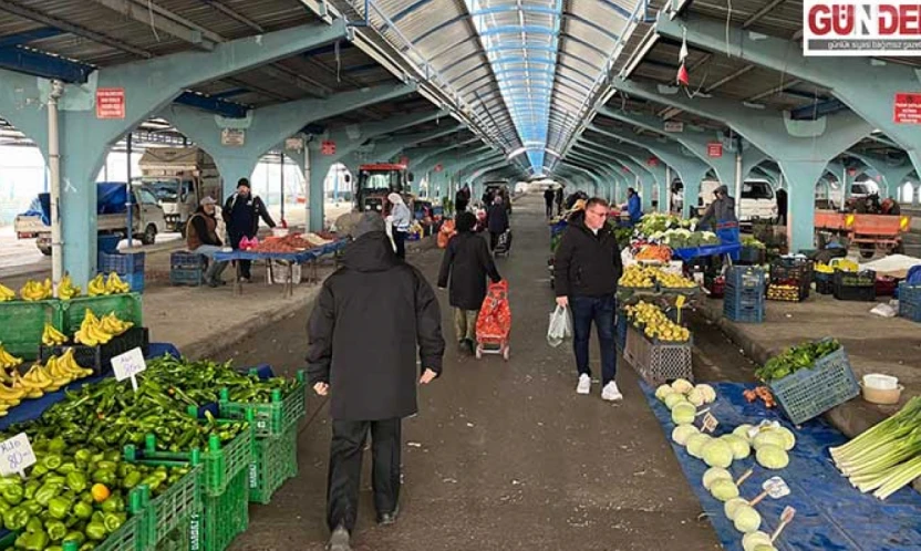 Dondurucu soğuk Pazartesi Pazarı'nda durgunluğa neden oldu