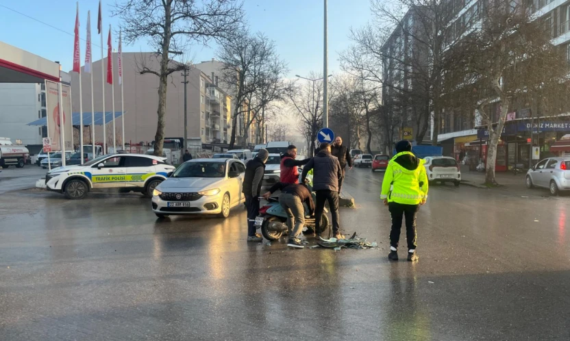 Edirne'de motosiklet ile otomobil çarpıştı: 1 yaralı