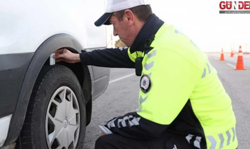 Emniyet uyardı: 7 derecenin altında kış lastiği hayati önem taşıyor