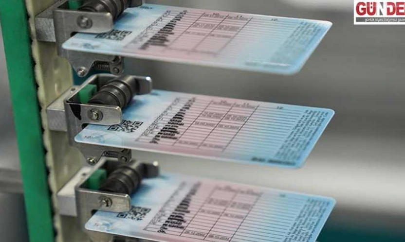 Eski Tip Ehliyetlerde Son Gün Yoğunluğu