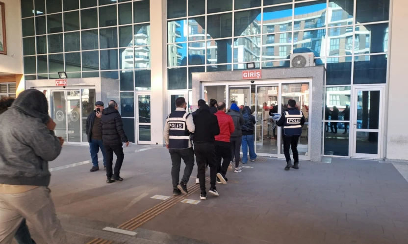 Fuhuş operasyonunda 6 şüpheli adliyeye çıkarıldı