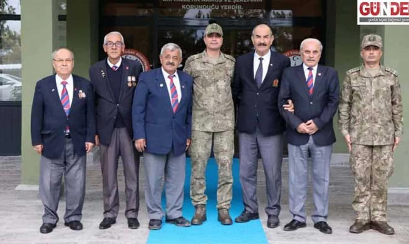 Gazilerden kahraman Mehmetçiklere muvaffakiyet dileği