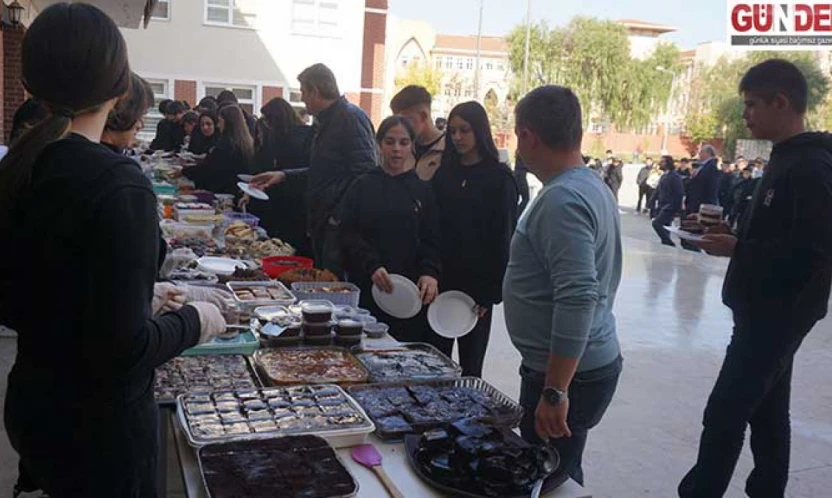 Genç aşçılardan Gazze için dayanışma sofrası